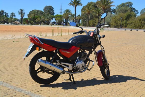 Yamaha 125 cc (Permiso A1)